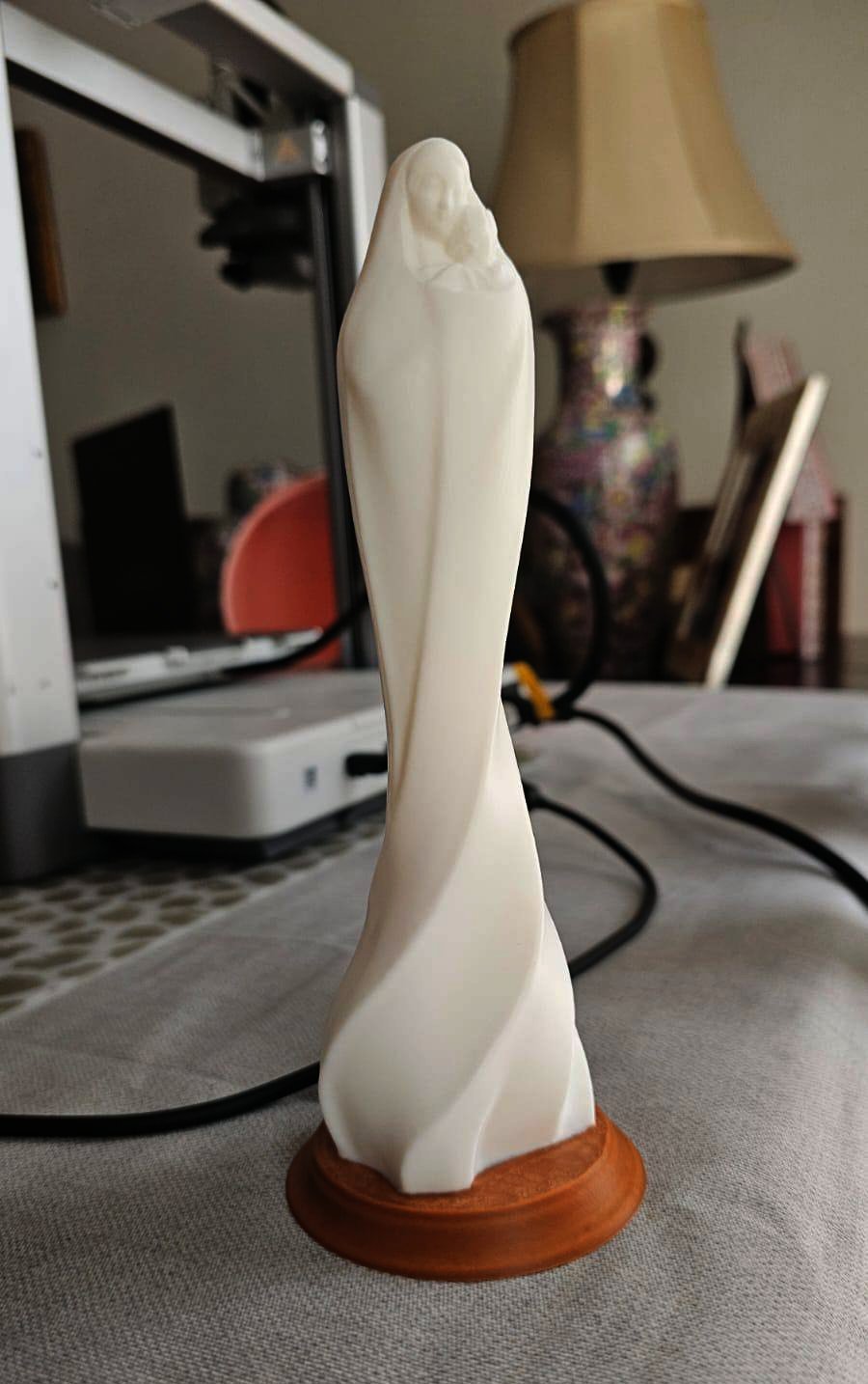 Figura personalizada de la Virgen